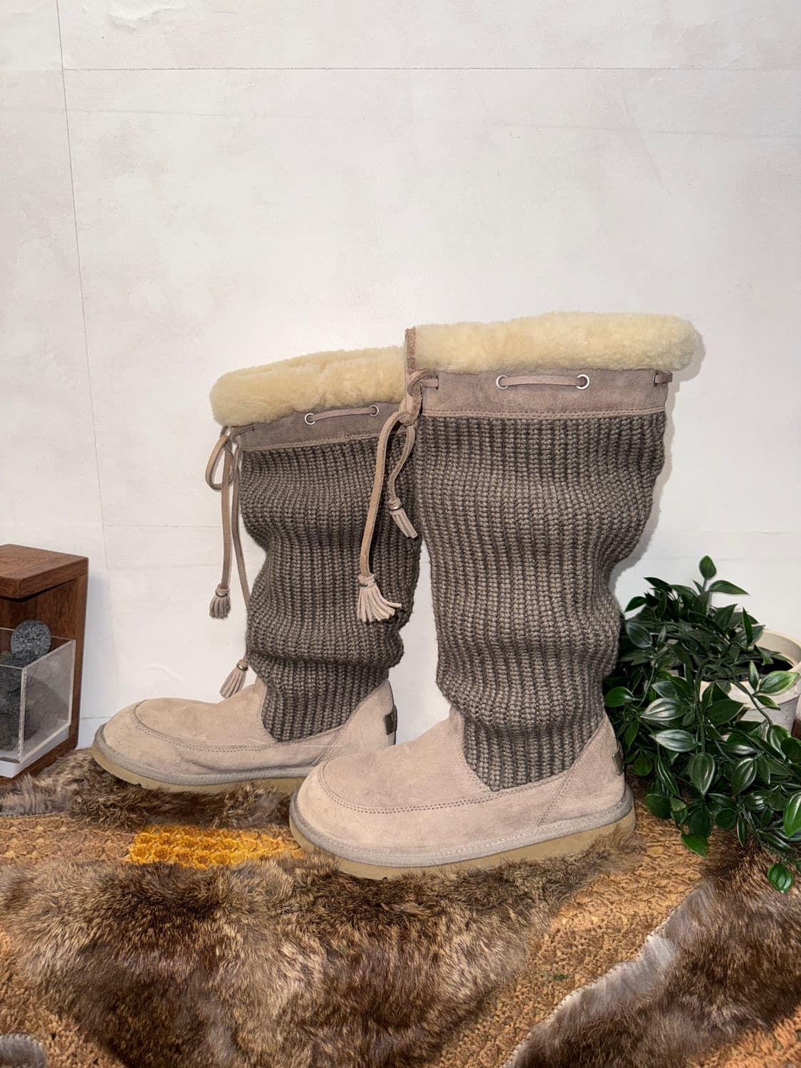 UGG ash beige suede knit long boots 상품이미지3