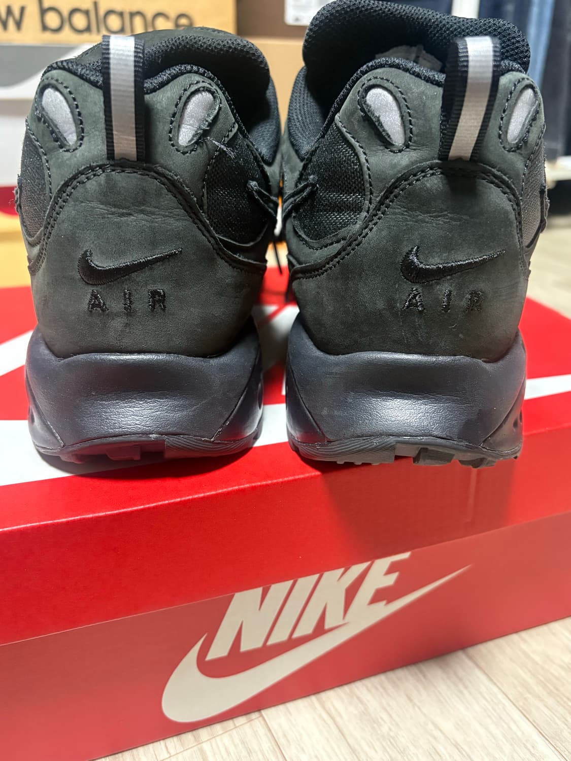 나이키 에어테라 휴마라 285 상품이미지2