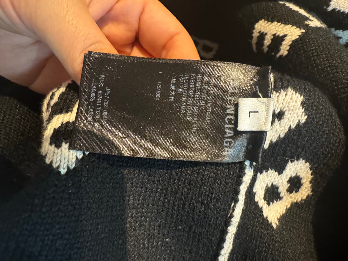 발렌시아가 올오버 로고 크루넥 아이보리 니트 L (정품) 상품이미지6