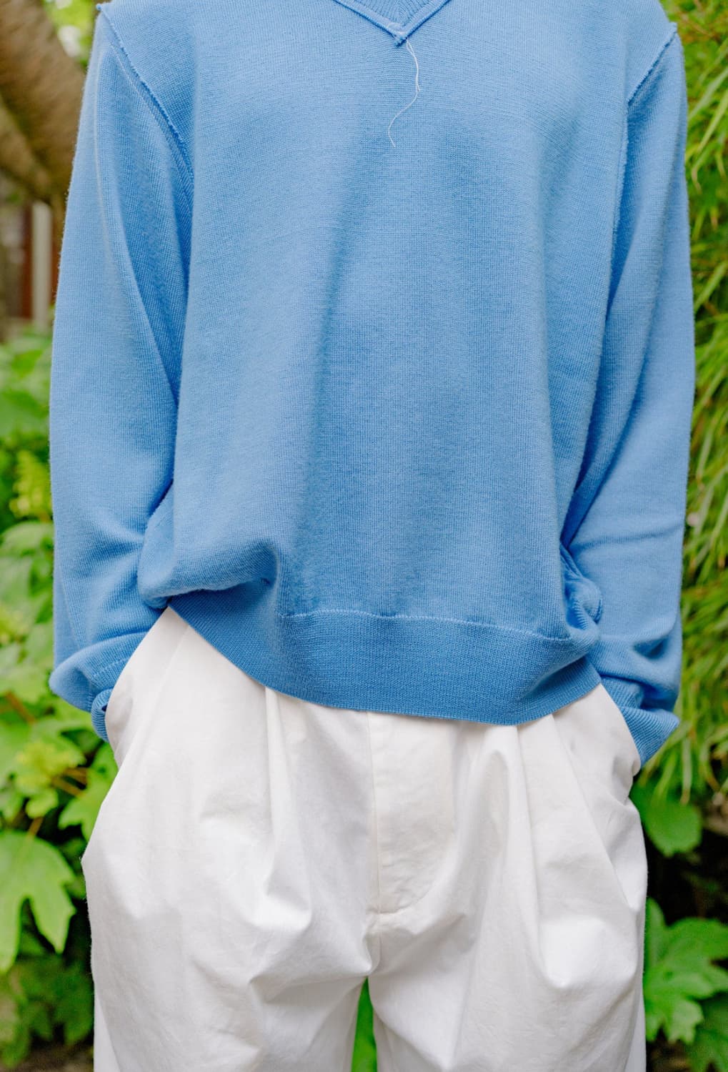 25SS 카미엘 포트젠스 프랑켄슈타인 브이넥 니트 블루 상품이미지3