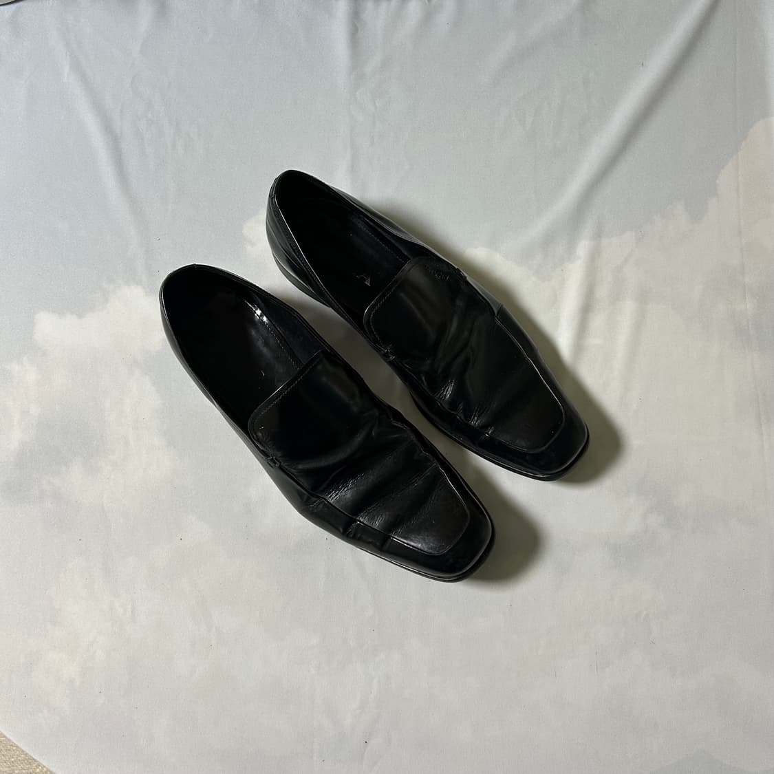 Prada slip on loafers 상품이미지2