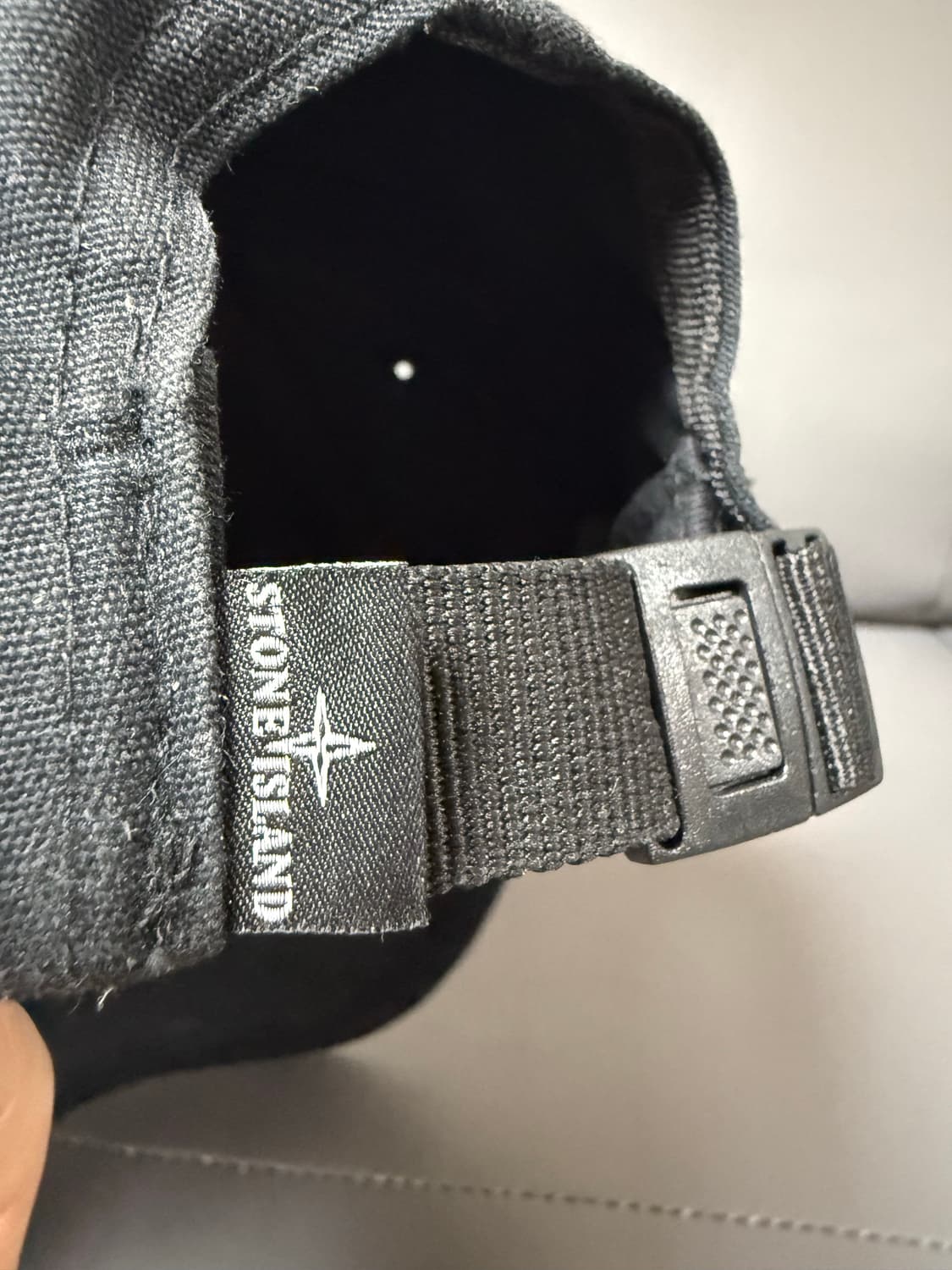 스톤아일랜드 24fw 블랙 볼캡 상품이미지2