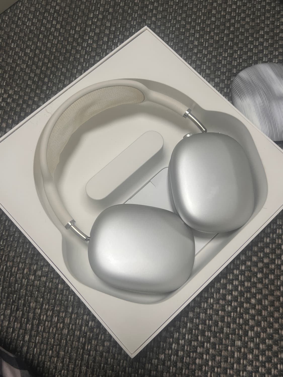 에어팟 맥스 실버  상품이미지1