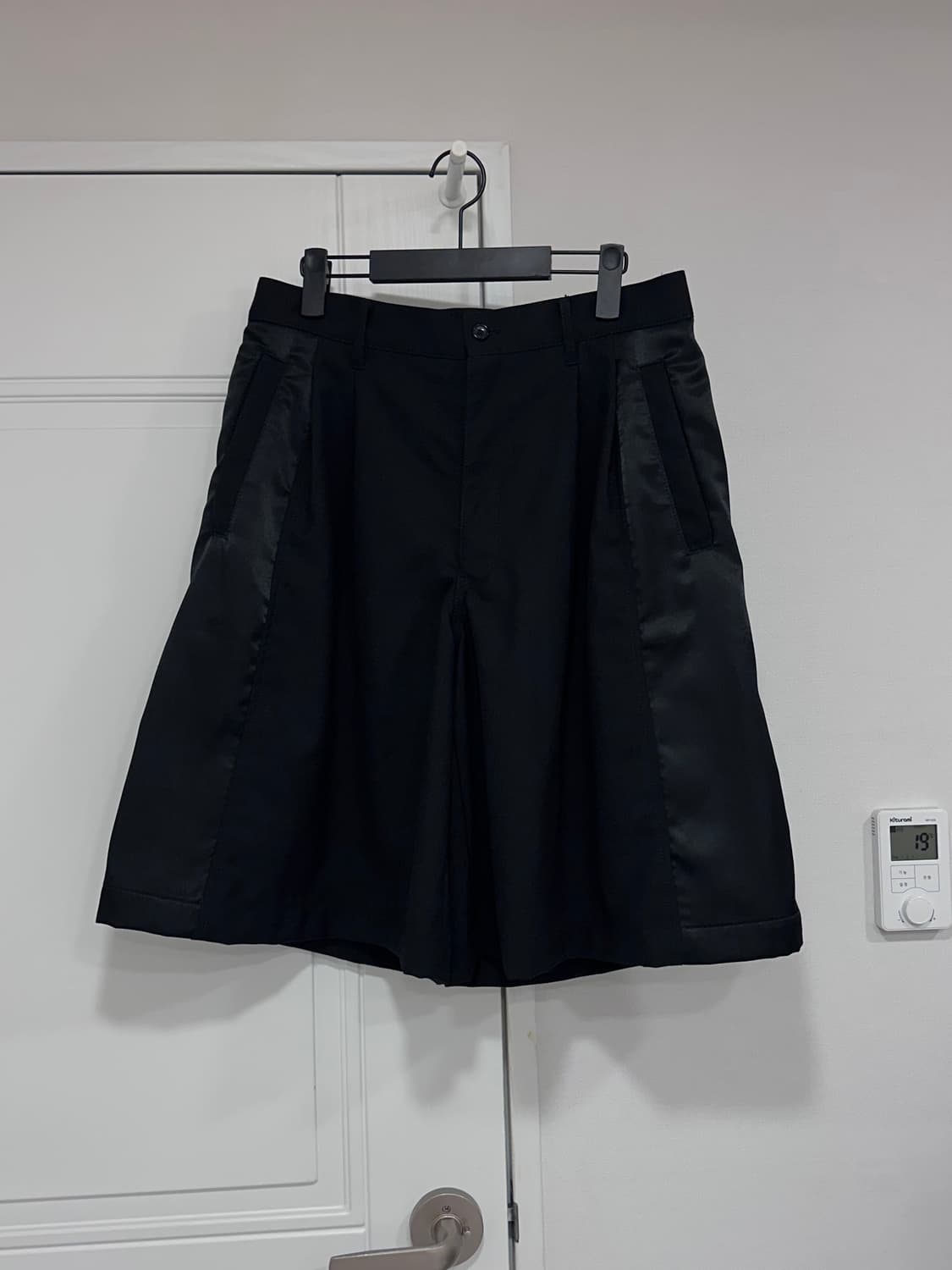 (m) 꼼데가르송셔츠 플리츠 와이드 울 버뮤다 쇼츠 상품이미지1