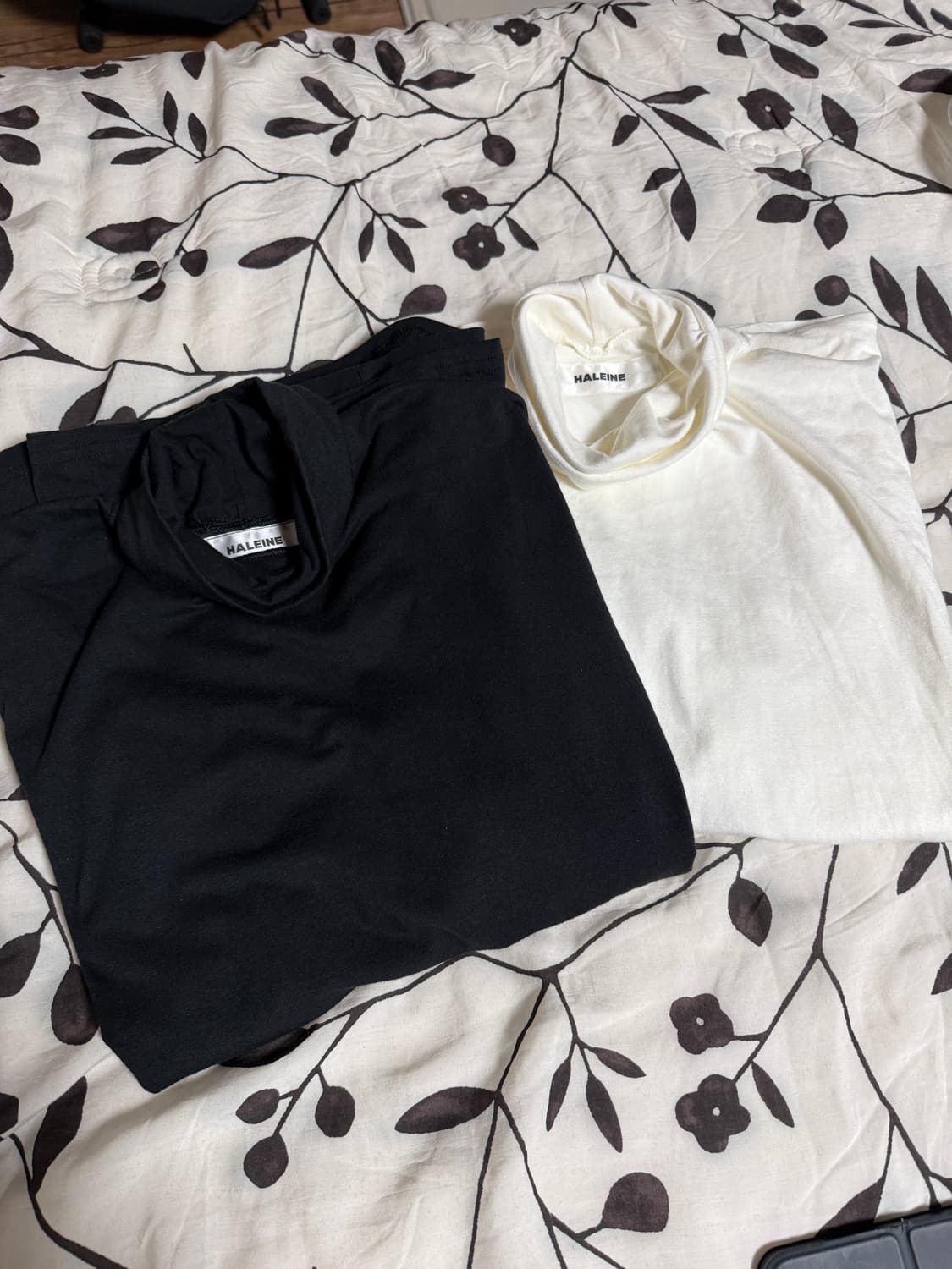 알렌느 모달 하이넥 티셔츠 2종 상품이미지1