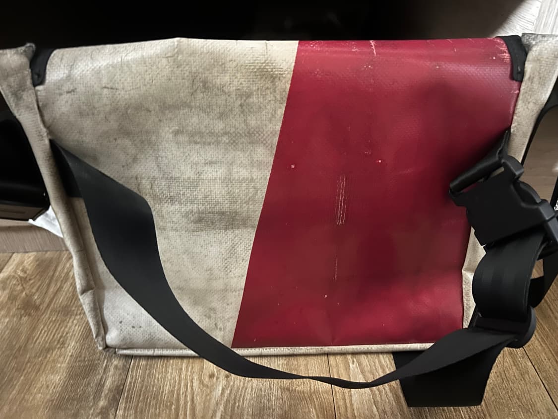 프라이탁 덱스터 흰빨 상품이미지3