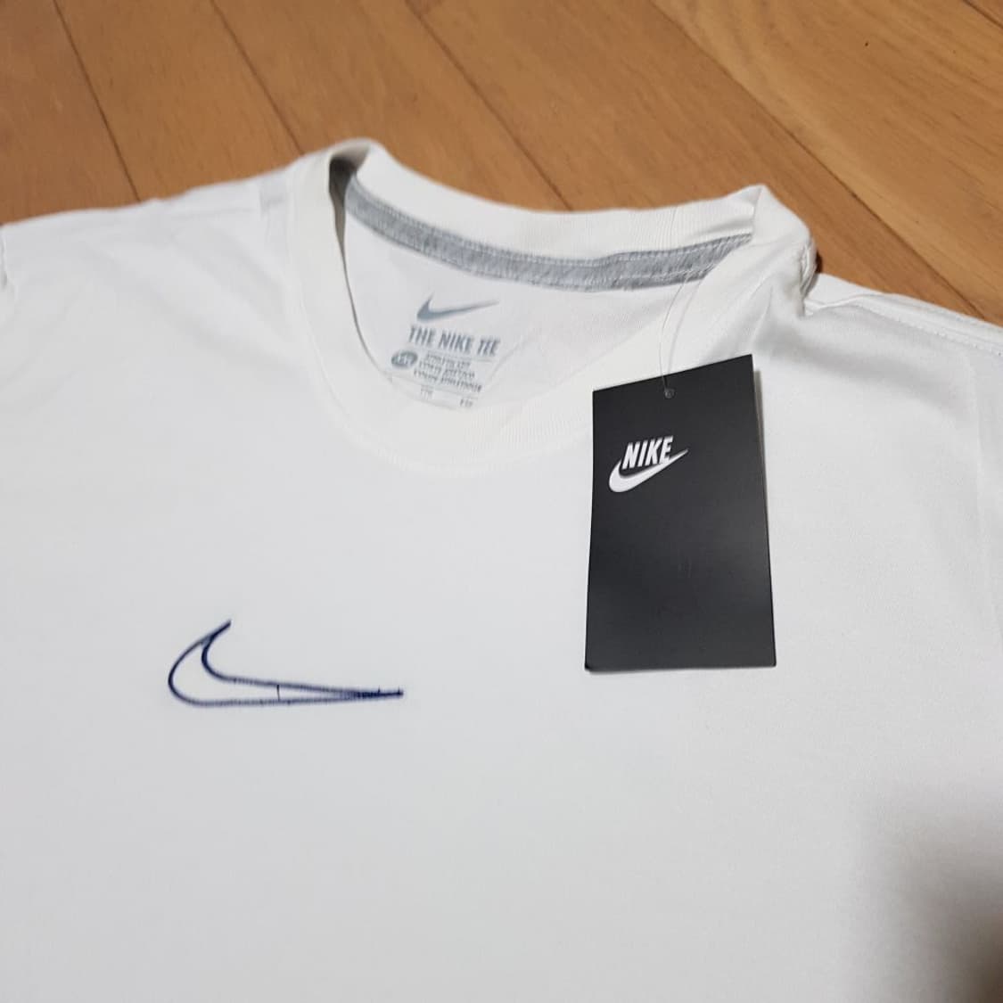 110/ 새옷 / 나이키 에어맥스 /스우시반팔티/403-01 상품이미지1