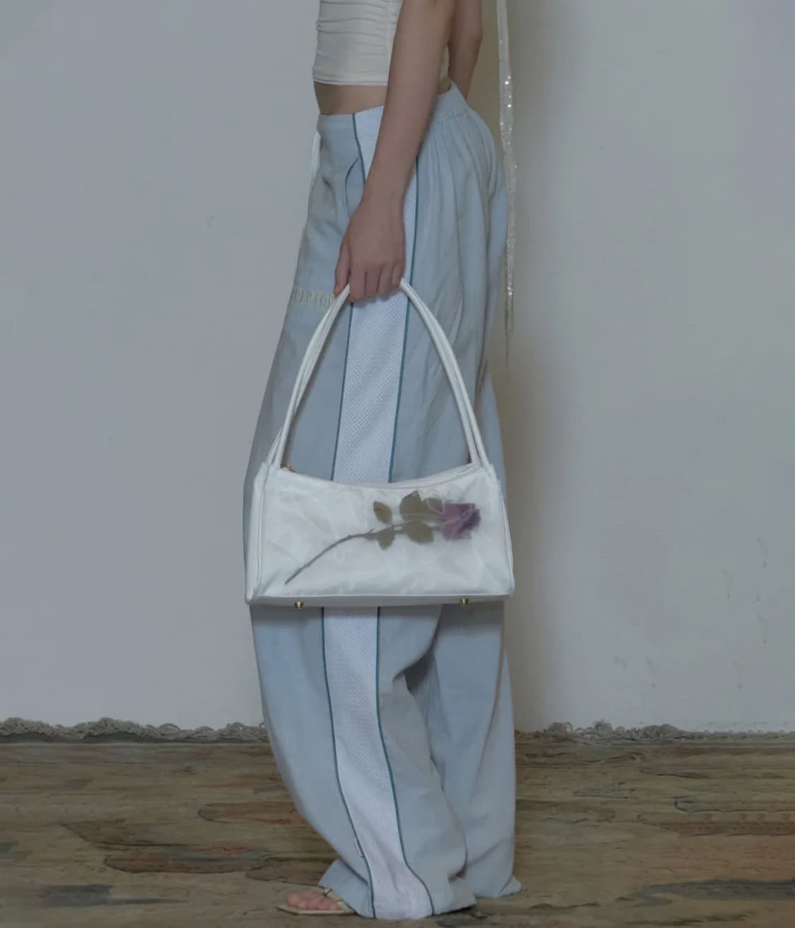 스컬프터 장미 메쉬 숄더백 상품이미지1