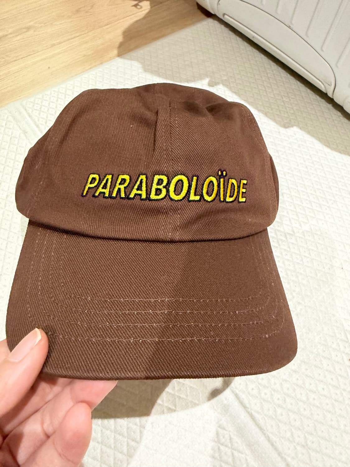 파라볼로이드 브라운 캡 미착용 상품이미지1