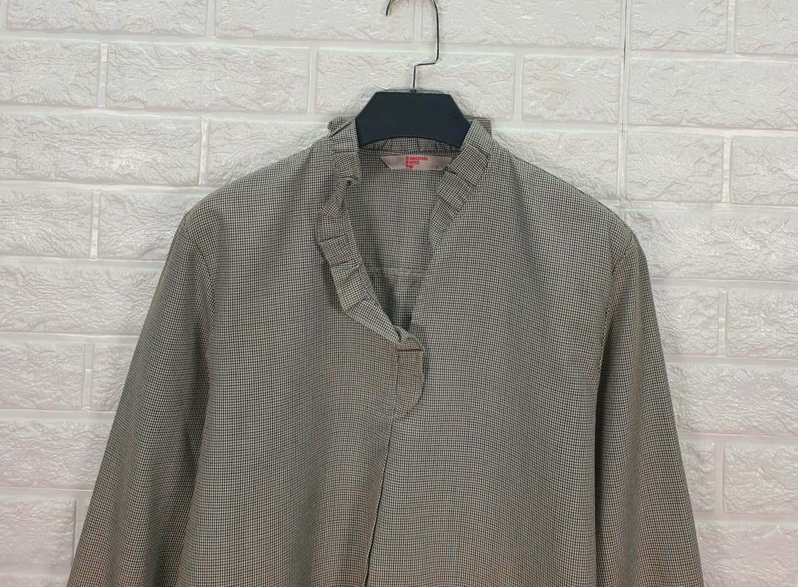 [55]에잇세컨즈 체크 프릴 브이넥 셔츠 상품이미지4