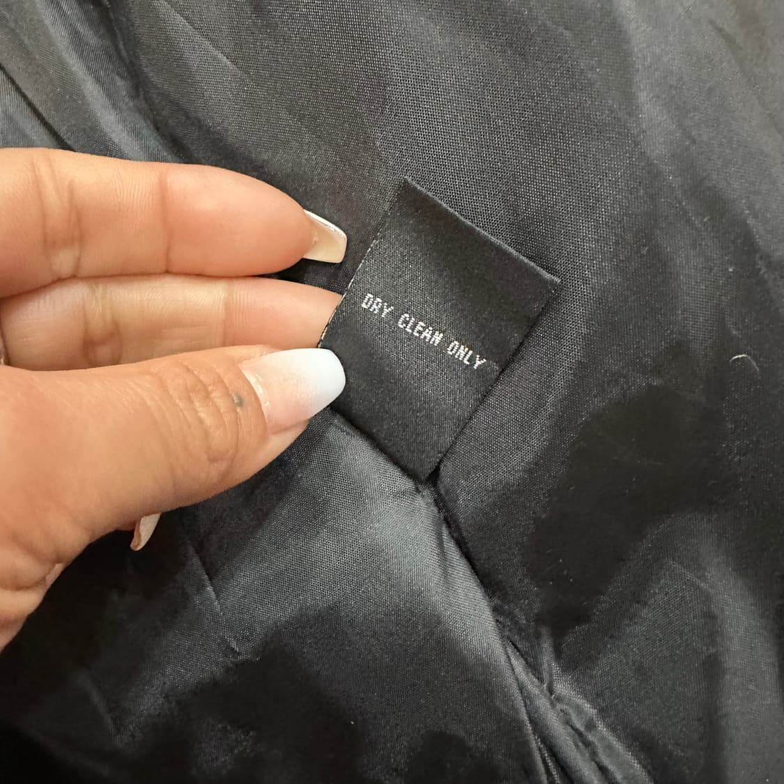 DKNY 퀄팅 블랙 덕다운 숏 푸퍼 자켓M 상품이미지5