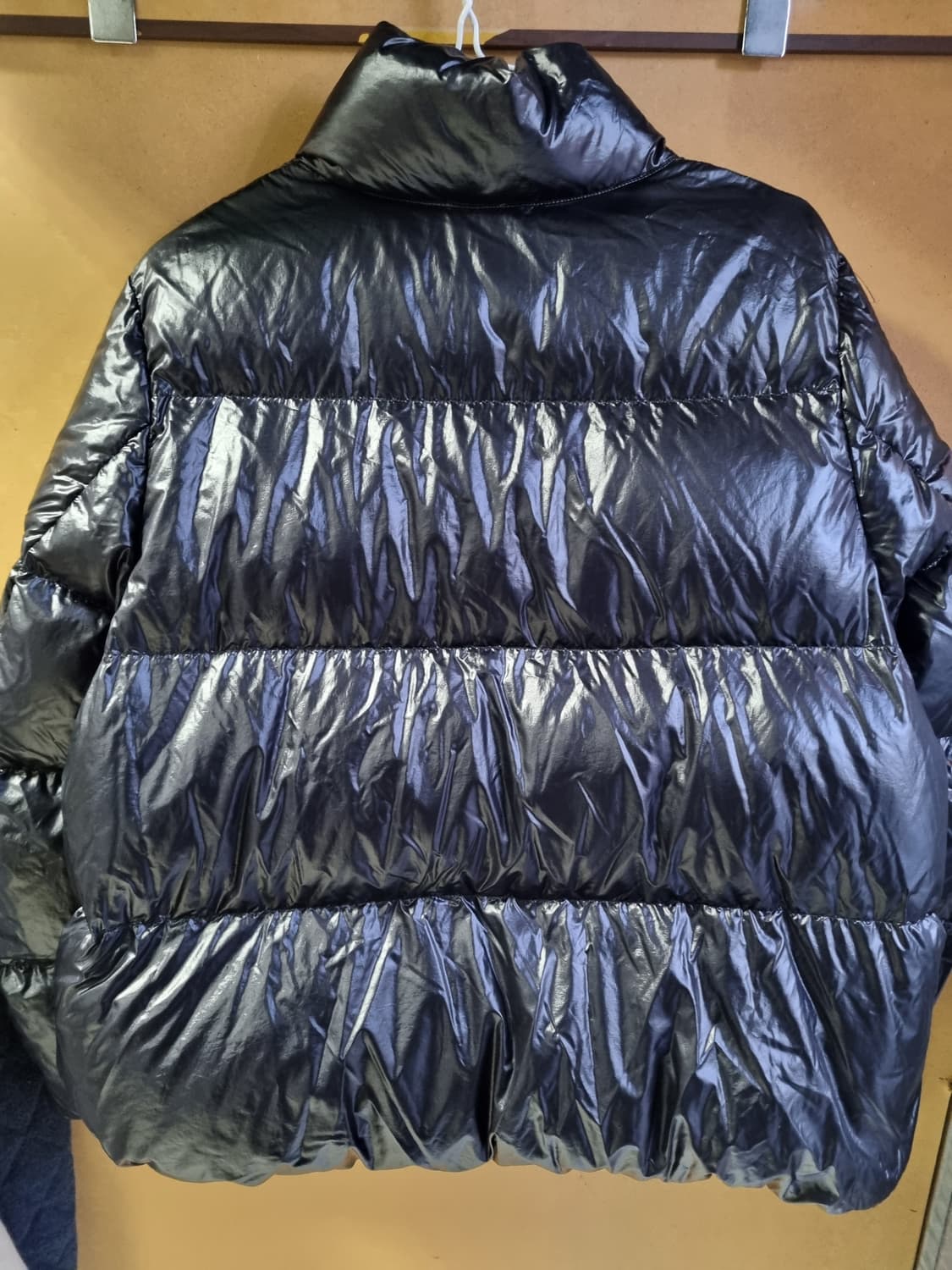 유니클로 울트라라이트 여성 숏패딩  상품이미지2