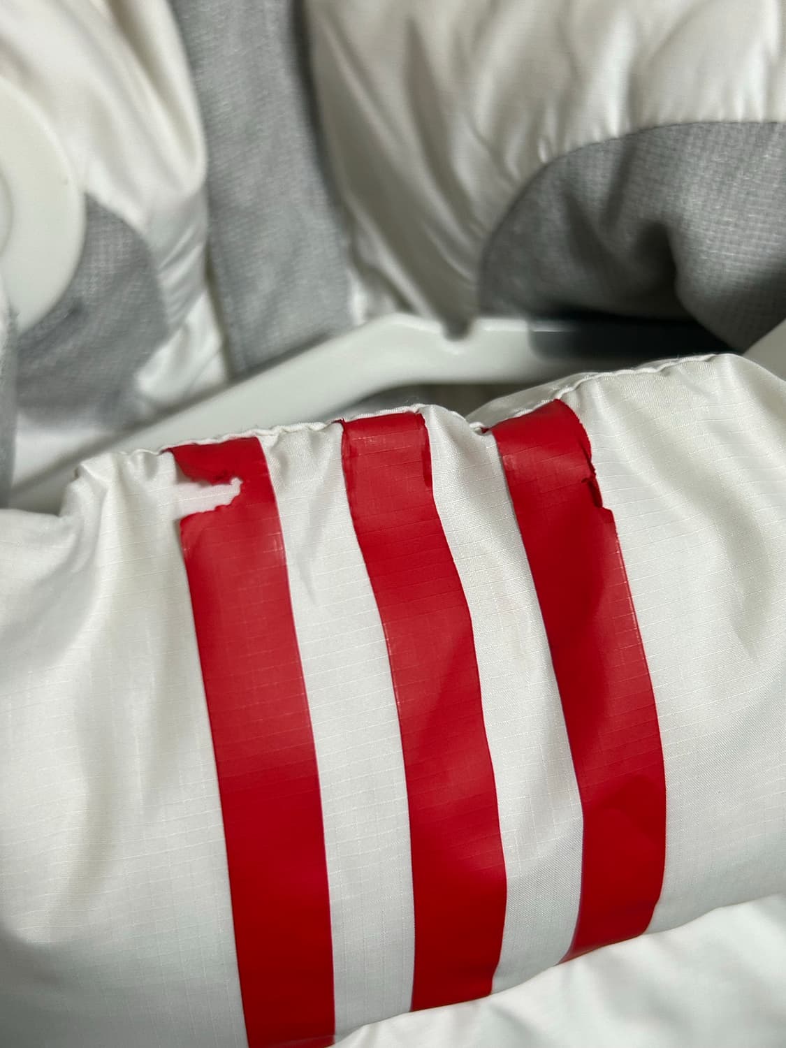 아디다스 수퍼 퍼피 덕다운 패딩 화이트 레드 XL  상품이미지7