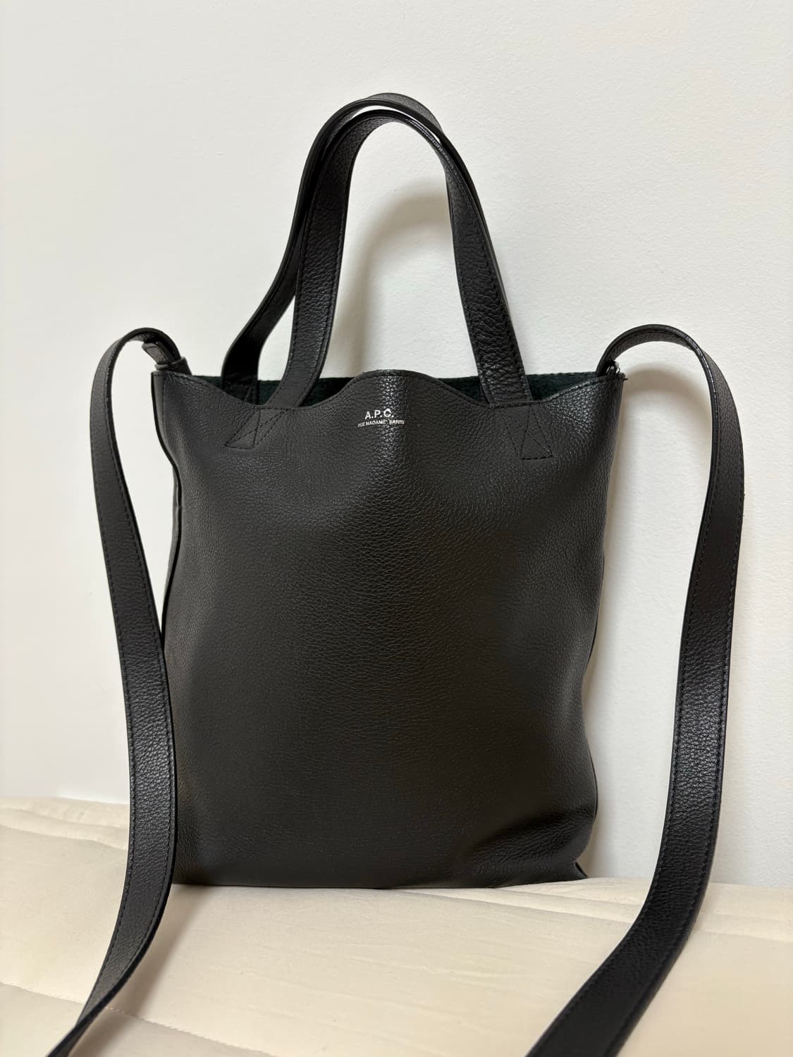 아페쎄 APC 블랙 토트 숄더 레더백  상품이미지1