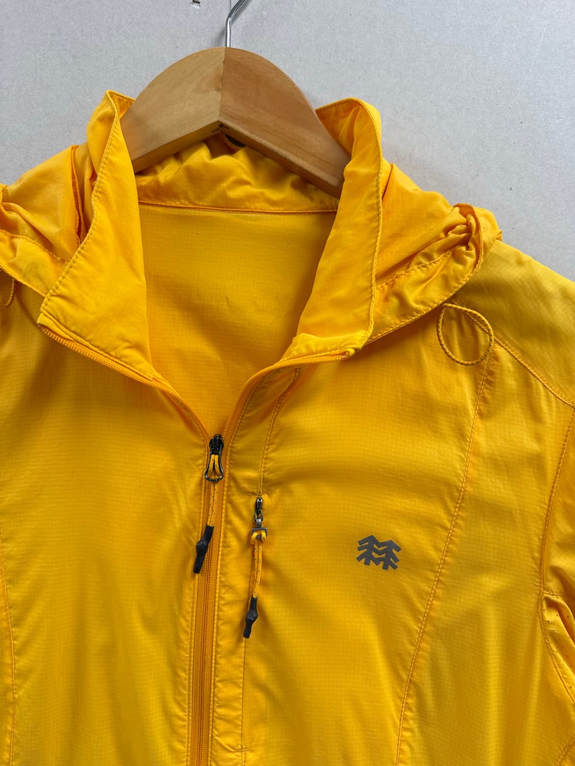 여성 100 / 코오롱스포츠 경량 바람막이 옐로우 상품이미지6