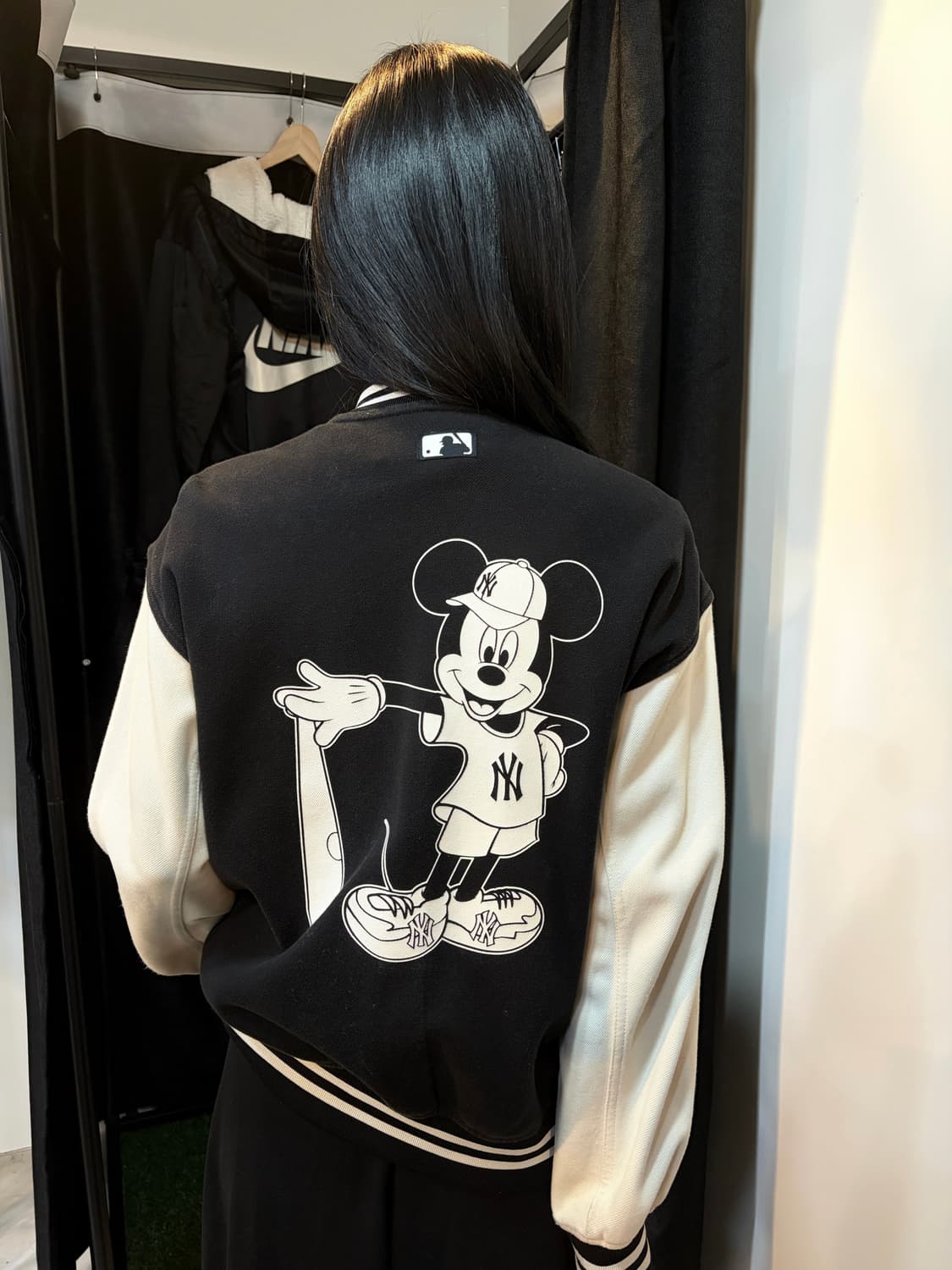 착샷) MLB 엠엘비 X 디즈니 뉴욕양키즈 바시티 자켓 상품이미지2