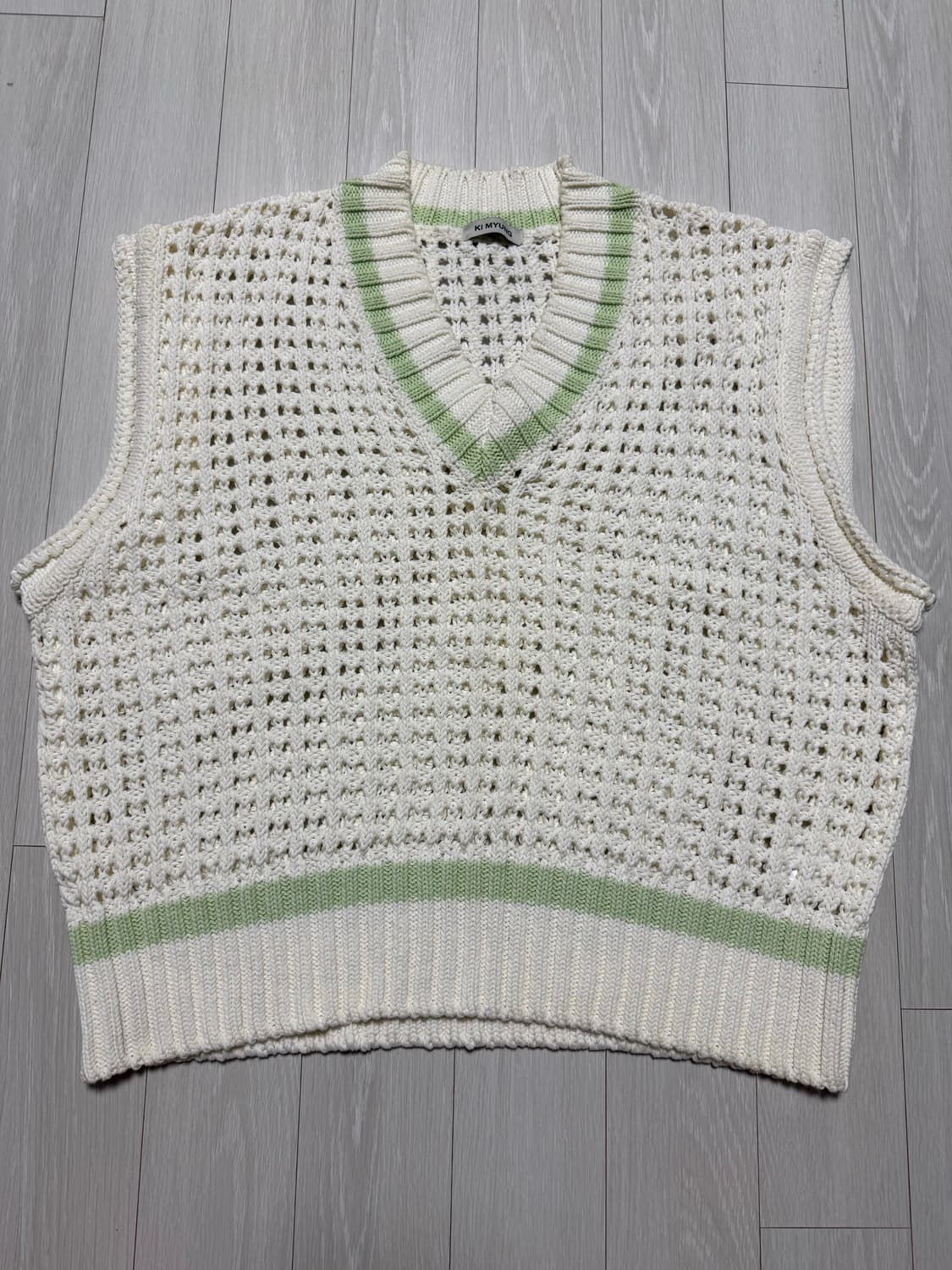 KI MYUNG 허니콤 V넥 니트베스트 아이보리 상품이미지2