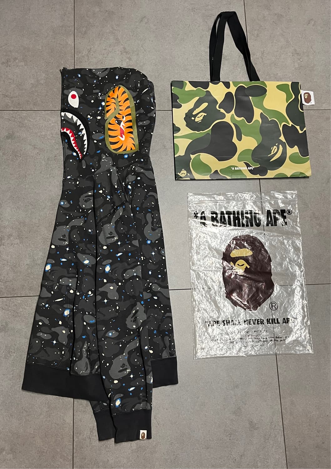 베이프 스페이스 카모 흑계 샤크 후드집업 상품이미지2