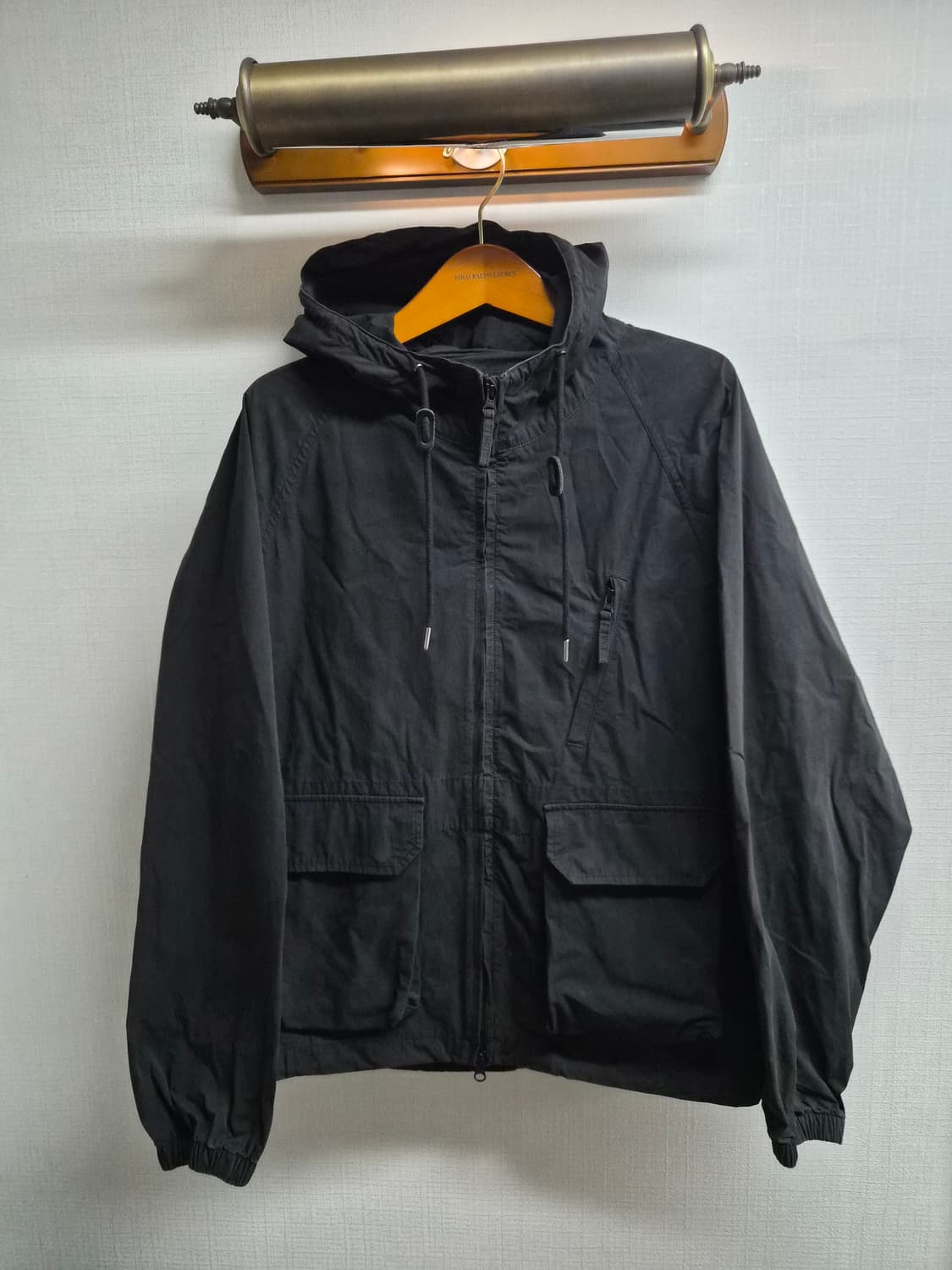 L) 아웃스탠딩 컴포트 파카 팝니다 상품이미지1