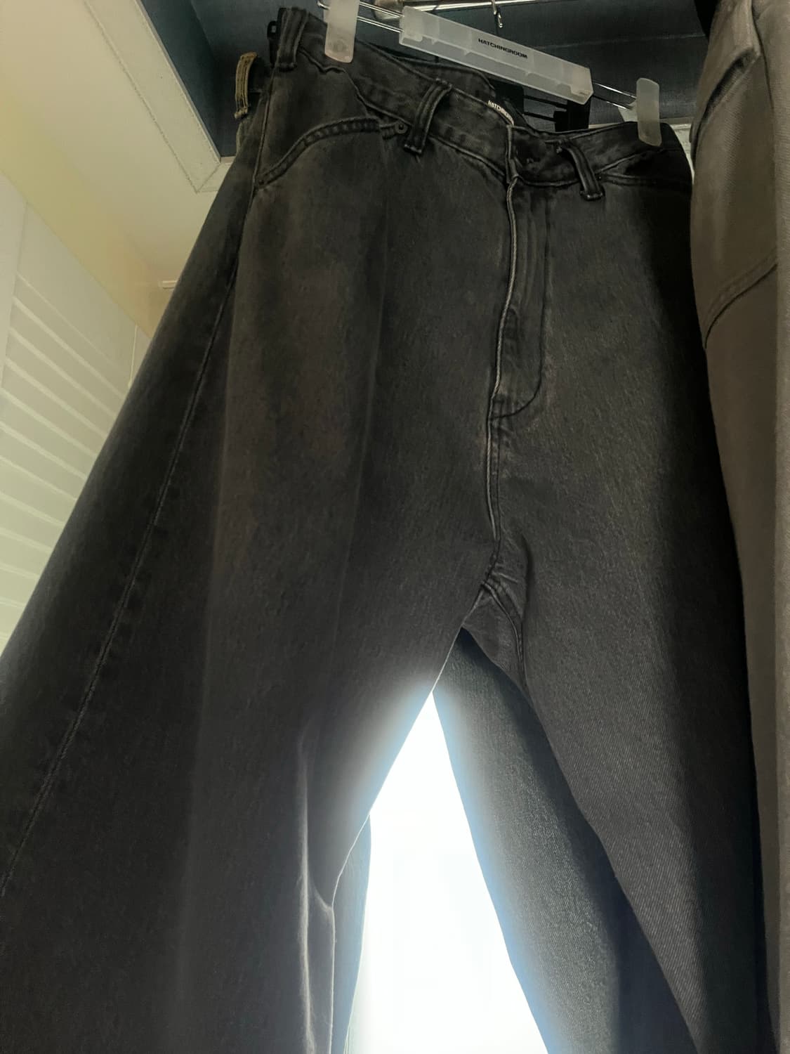 해칭룸 Curve Jeans Washed Black 4 상품이미지5