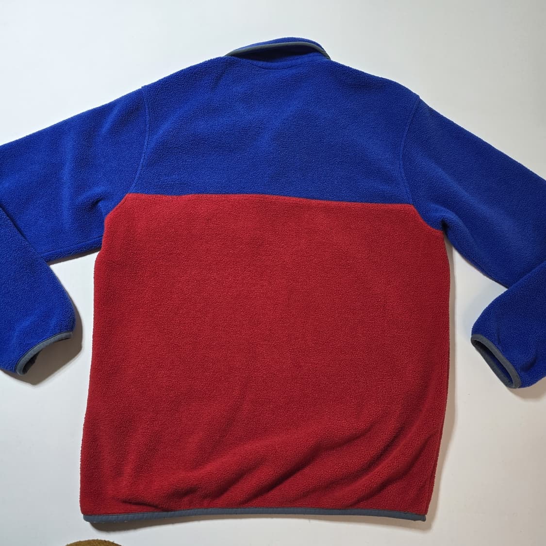 22FW 파타고니아 신칠라 스냅-T 플리스 로얄 블루/레드/그레이 상품이미지6