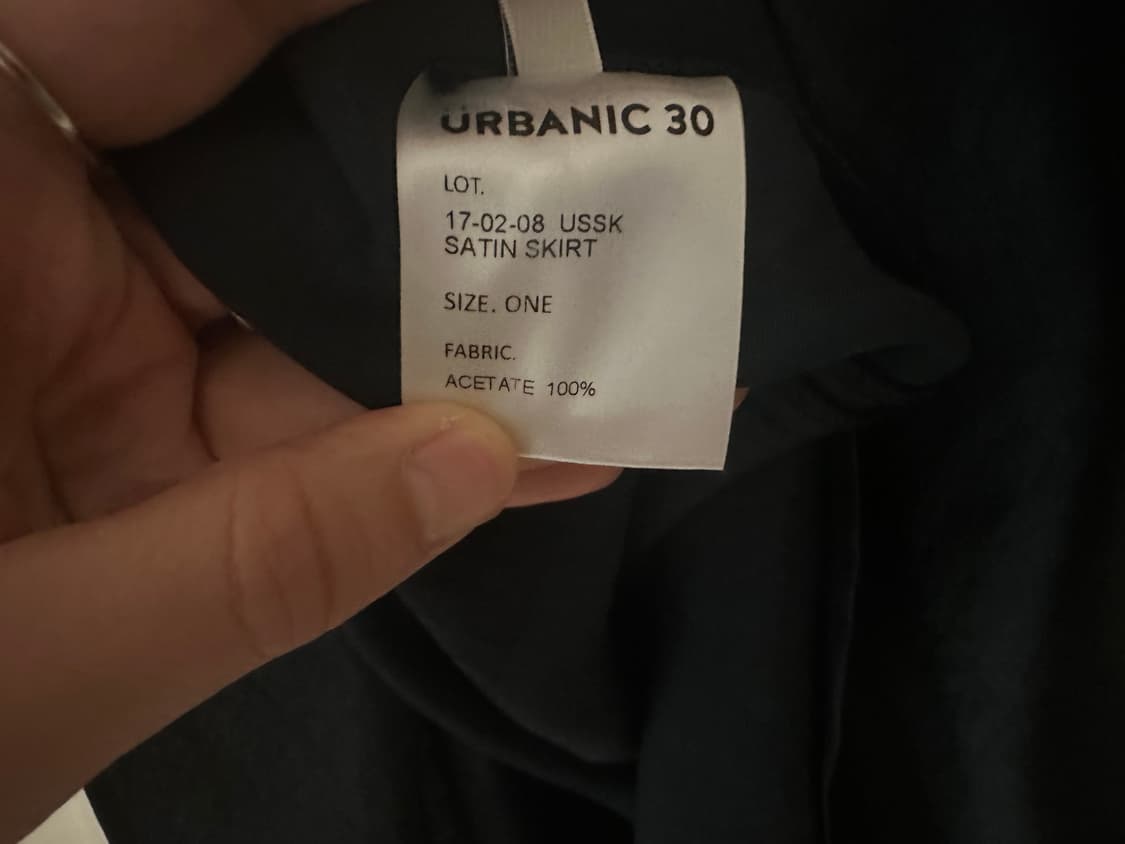 얼바닉30 새틴스커트 네이비 상품이미지4