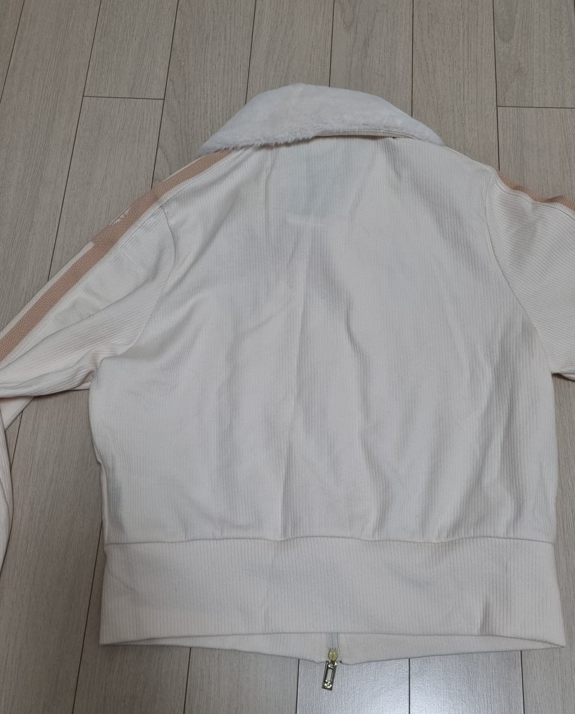 아디다스 스키시크 퍼 재킷 자켓 아이보리 M 상품이미지4