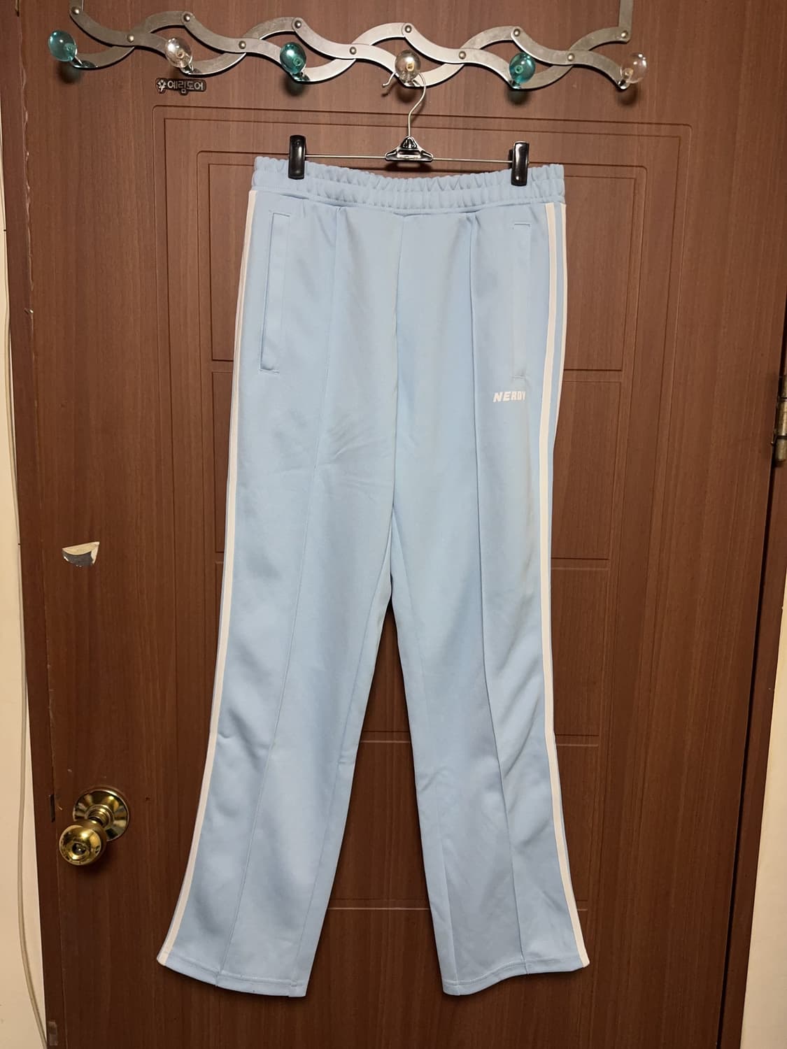 서브컬쳐 널디 nerdy 아디다스 스카이블루 트레이닝 바지 트랙팬츠 상품이미지2