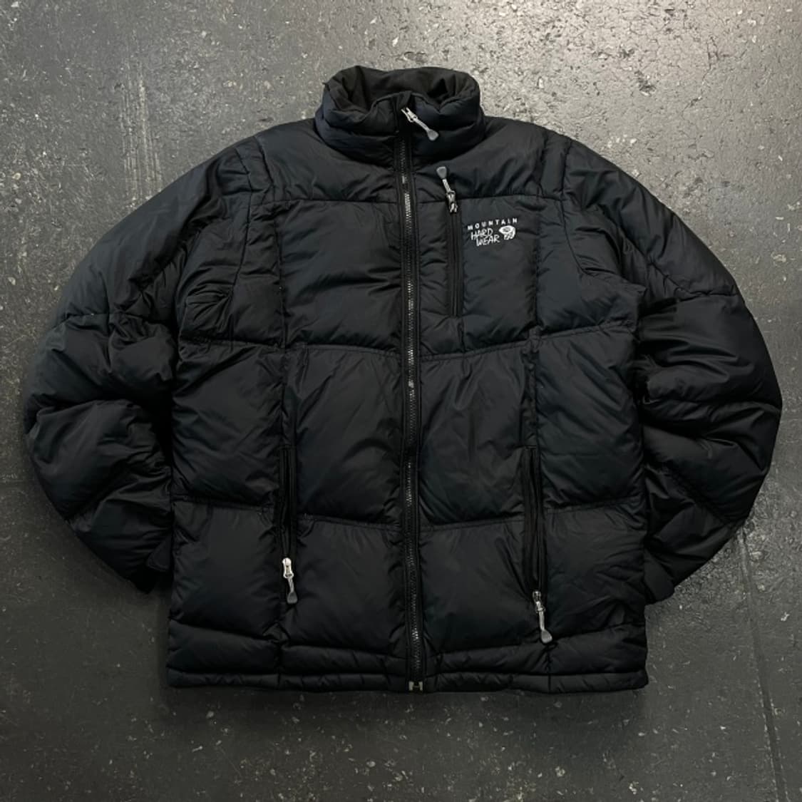 100 마운틴하드웨어 경량패딩 상품이미지1