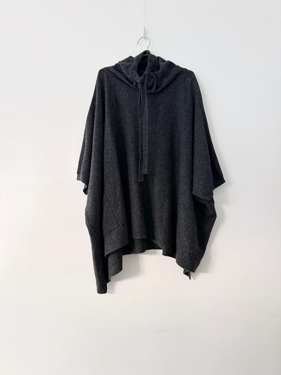 Neck string loose knit / charcoal 상품이미지1