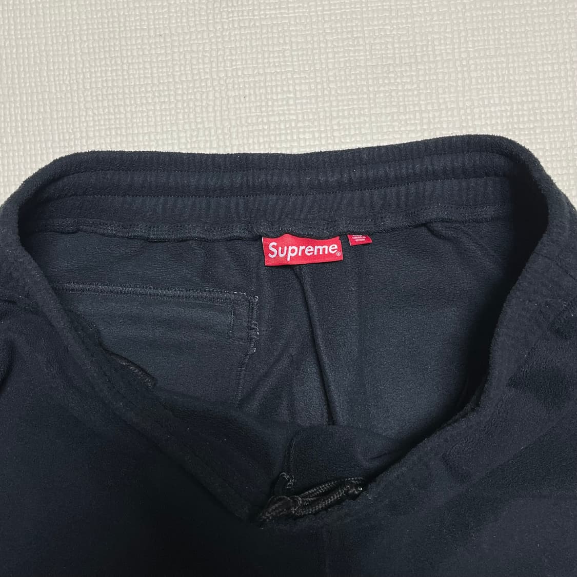 슈프림 23FW 폴라텍 팬츠 블랙 상품이미지3