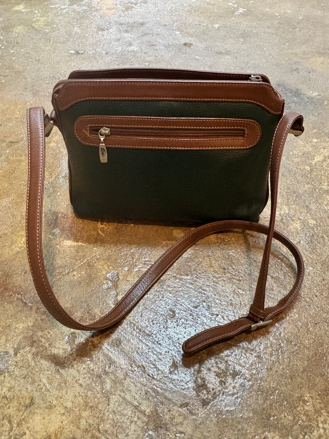 라코스테 클래식 가죽 크로스백 상품이미지2