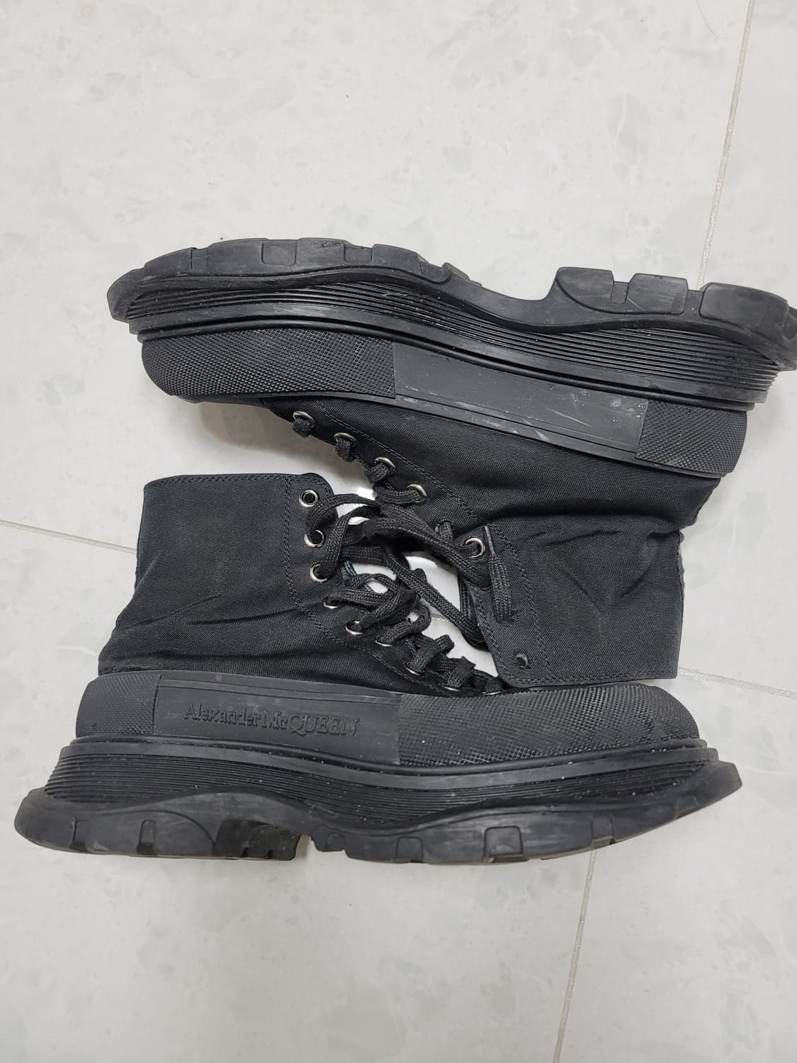 알렉산더맥퀸 트레드슬릭 하이탑 스니커즈  45표기 290 상품이미지2