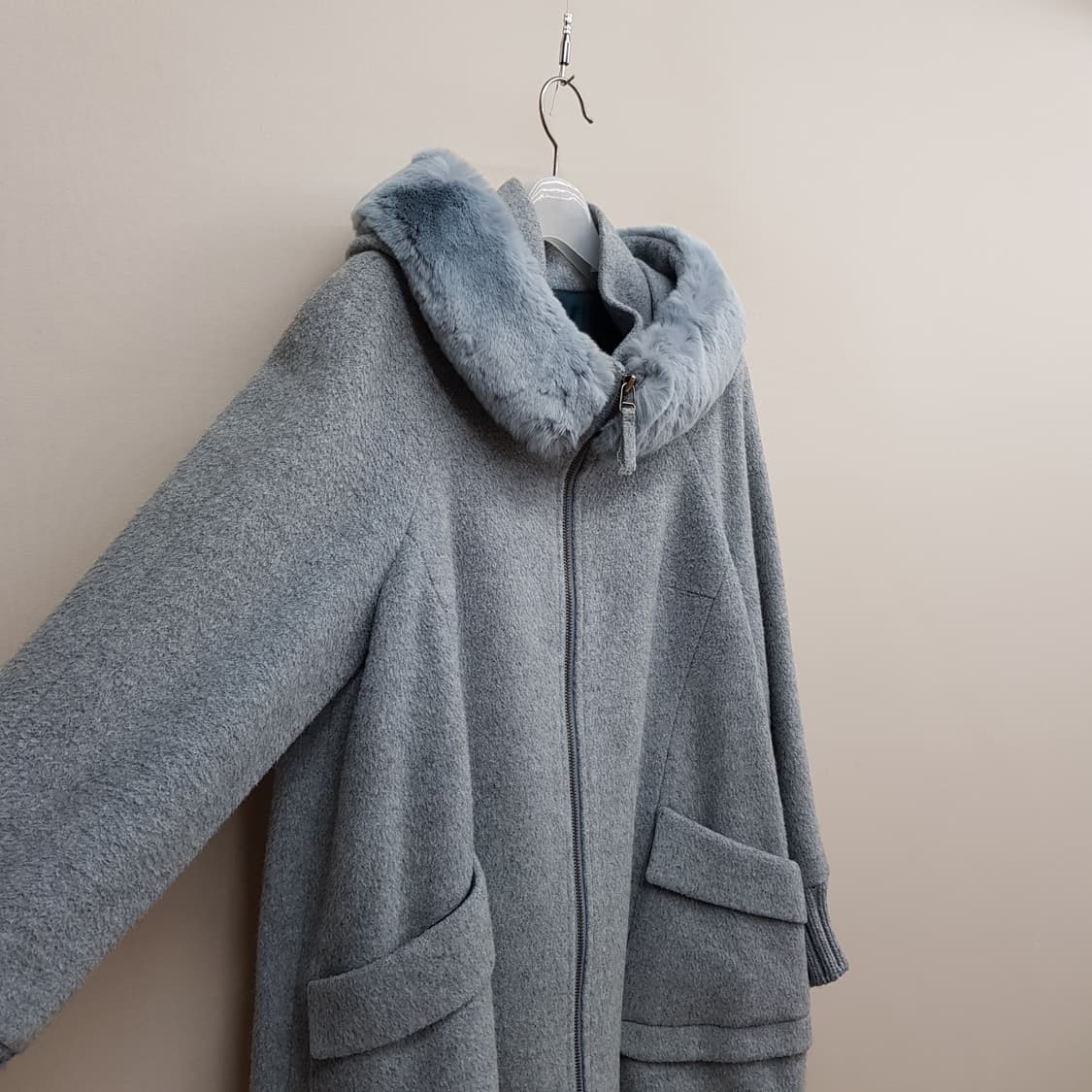 손정완 후드 퍼 트리밍 울 혼방 지퍼 코트 88-96-165 상품이미지3