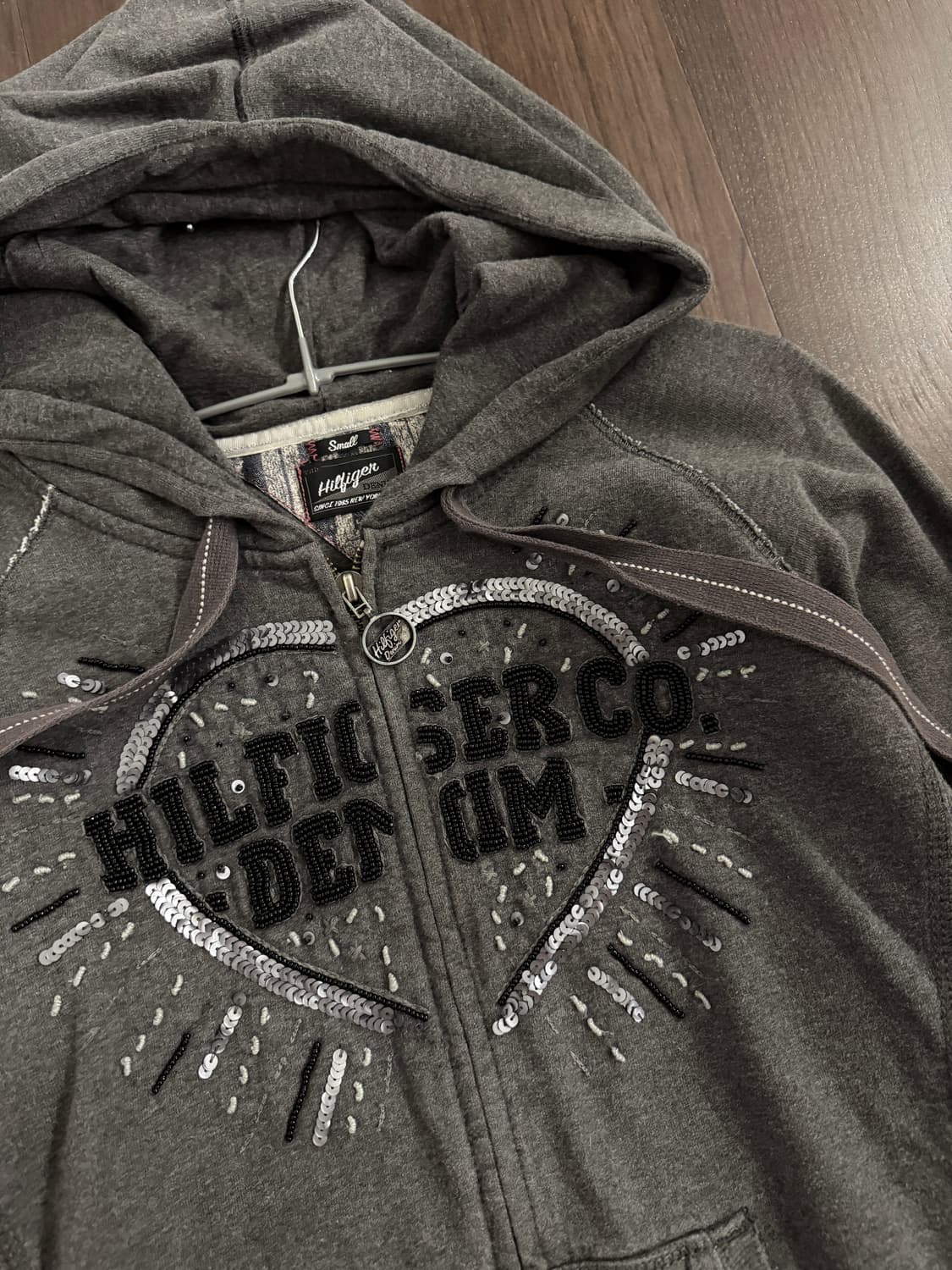 타미힐피거 스팽글 비즈 시퀸 후드집업 상품이미지2