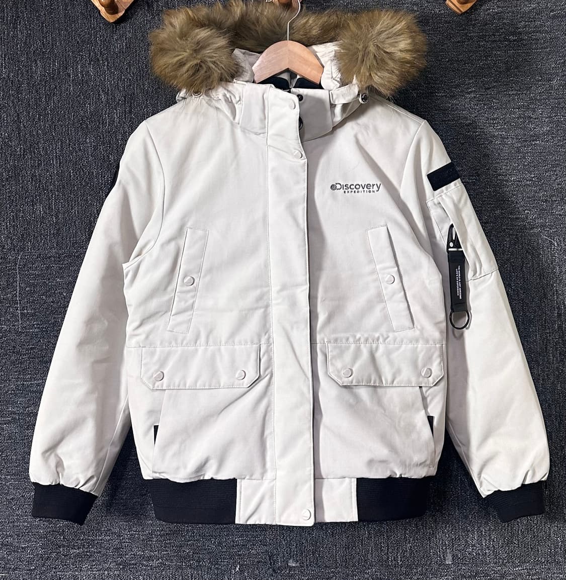 디스커버리 여성 숏패딩 95 아이보리 상품이미지1