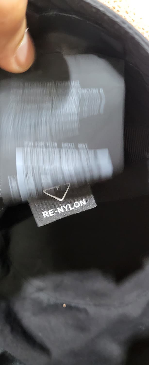 프라다 레 나일론 버깃 L 상품이미지7