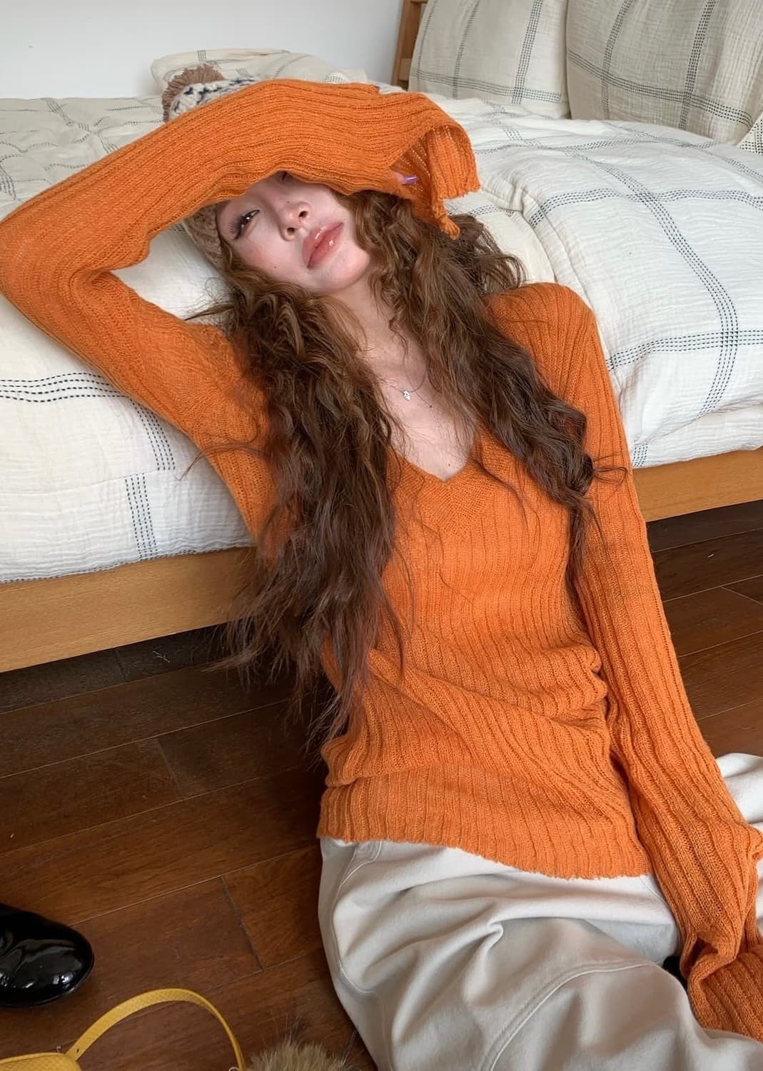 오렌지 브이넥 골지 니트 상품이미지1