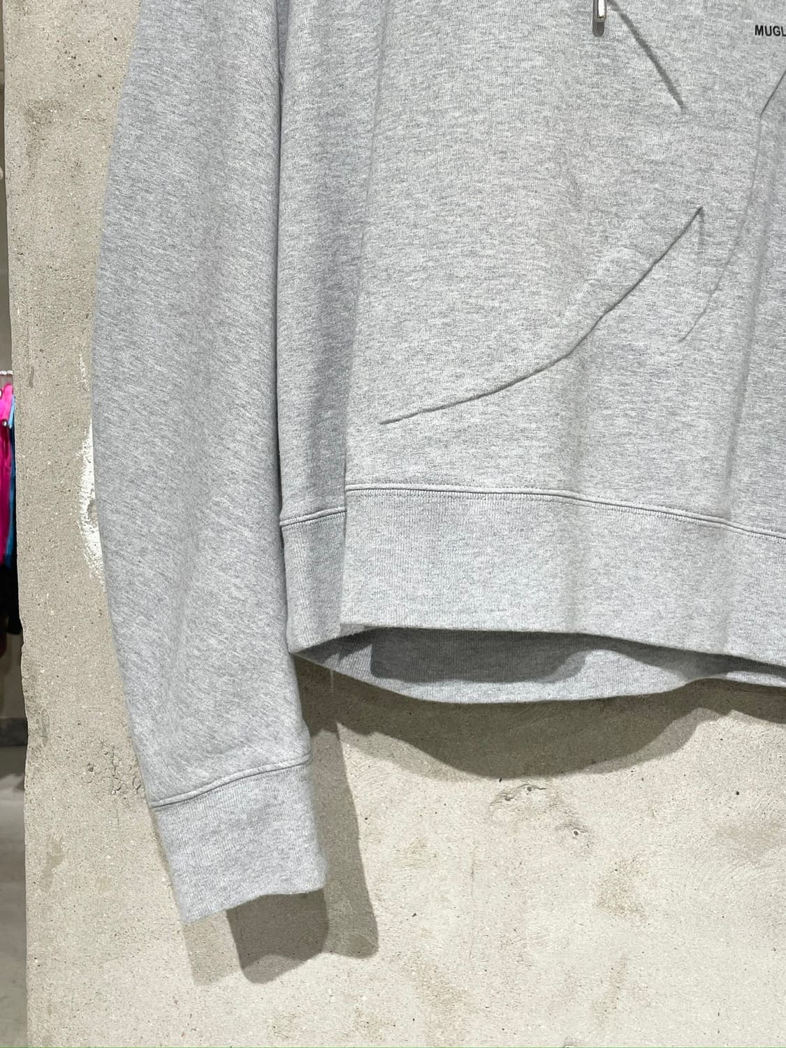 뮈글러 x h&m 멜란지 라이트 그레이 스타 모티프 후디 상품이미지4