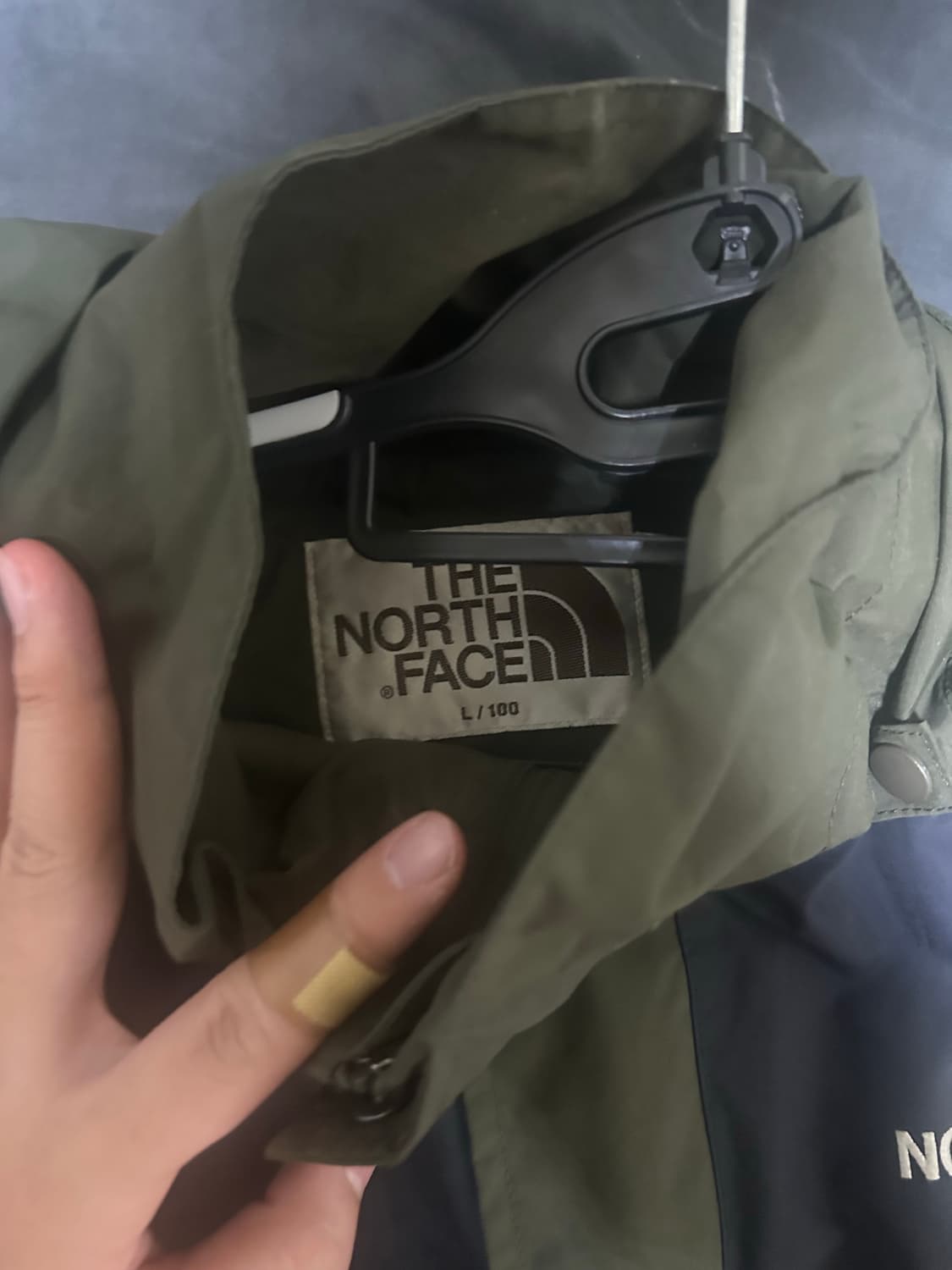 노스페이스 바람막이 L 상품이미지2