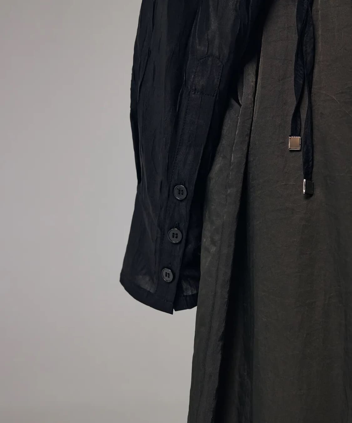 트리밍버드 Silky Wrinkled Hood Shirt (Black) 상품이미지3