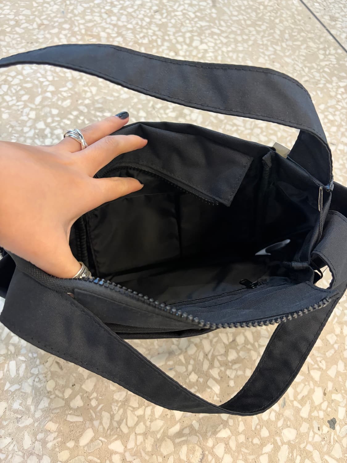 YSACCS Black Quilted Mini Tote Bag 상품이미지5