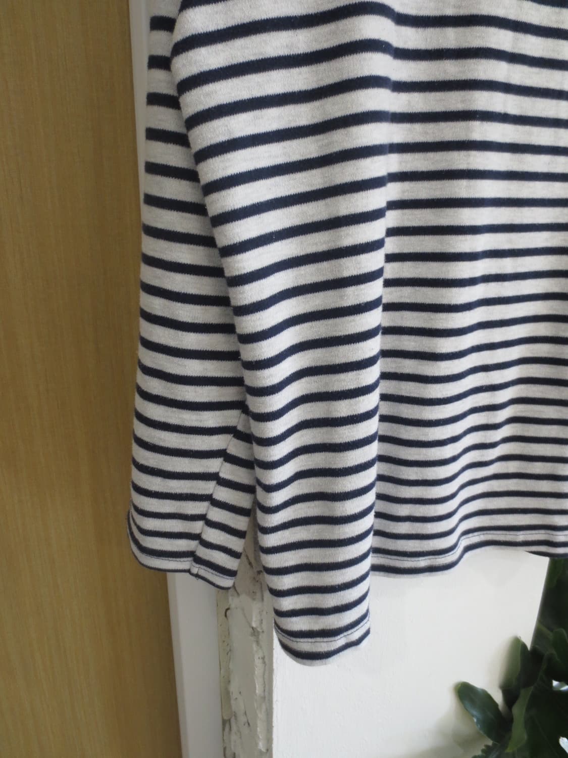 스트라이브 단추 긴팔 티셔츠  상품이미지3