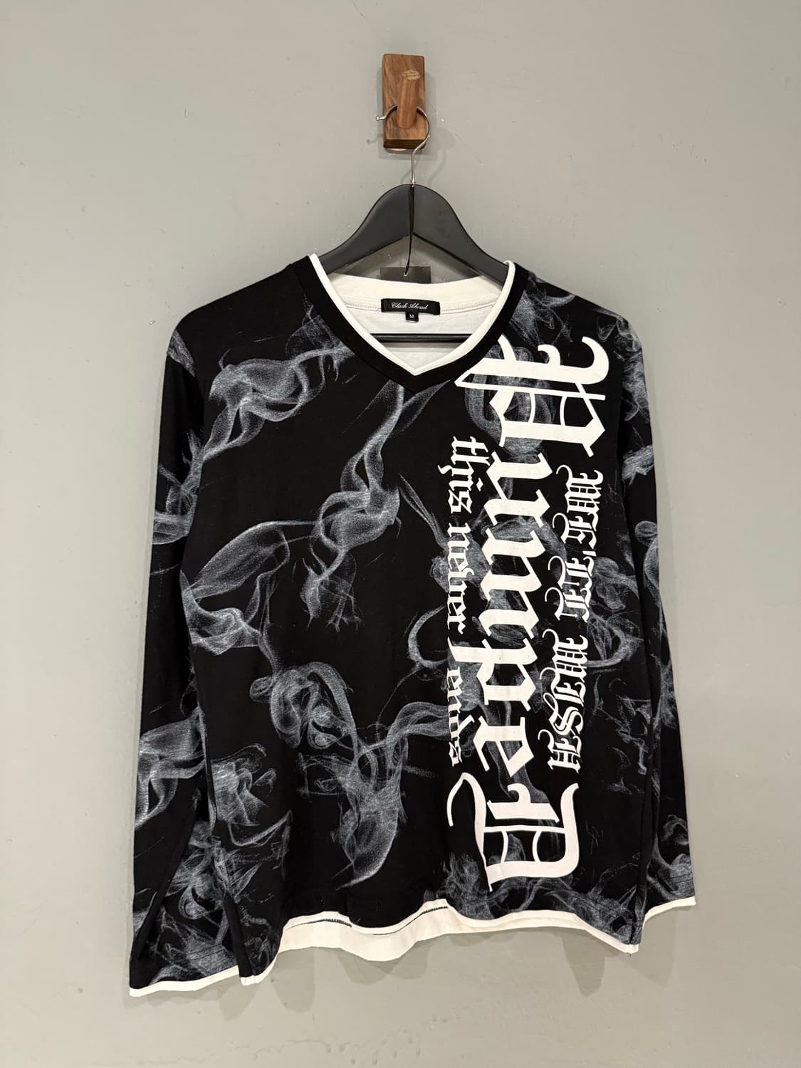 Clash Ahead smoke lettering long sleeve 상품이미지4