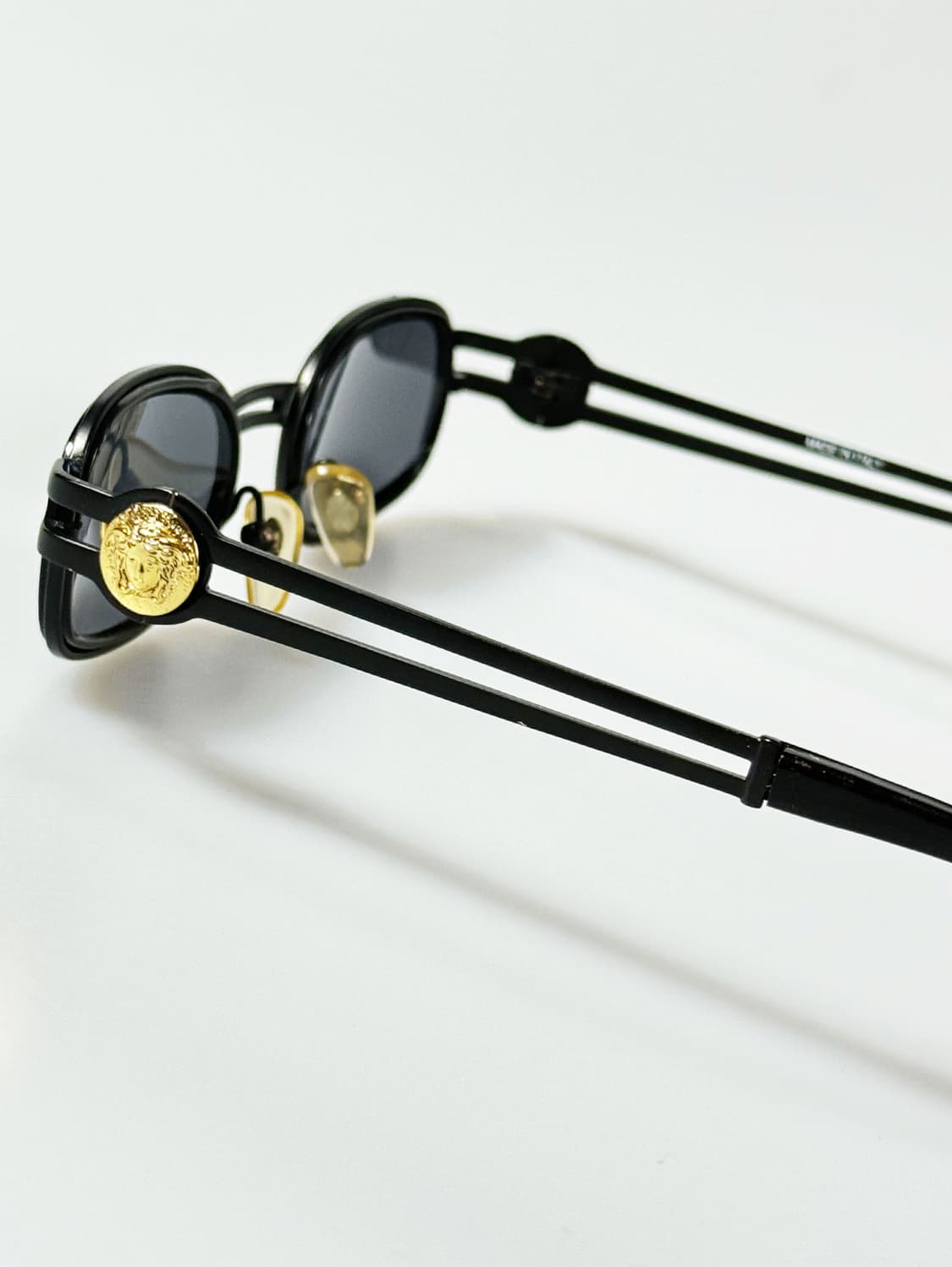 LOUIS SASA 블랙 골드 오벌 프레임 빈티지 선글라스 상품이미지4