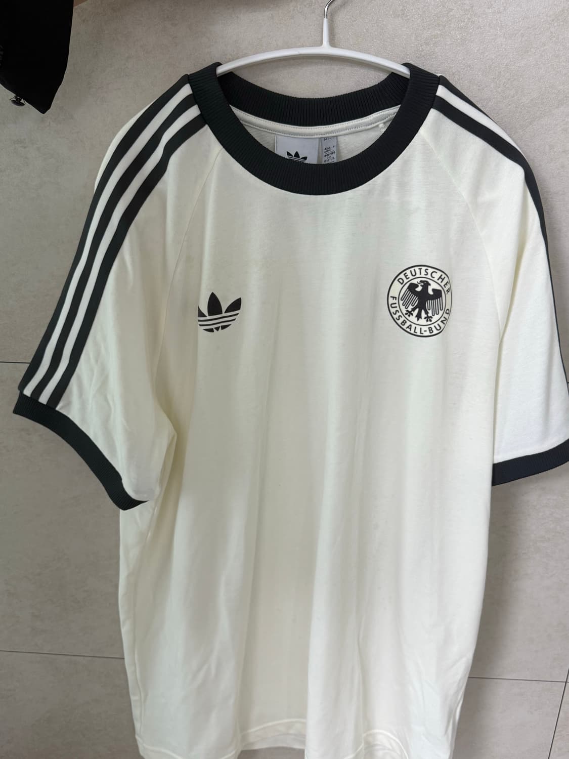 아디다스 독일 아디컬러 클래식 삼선 티셔츠 오프 화이트 반팔 상품이미지2