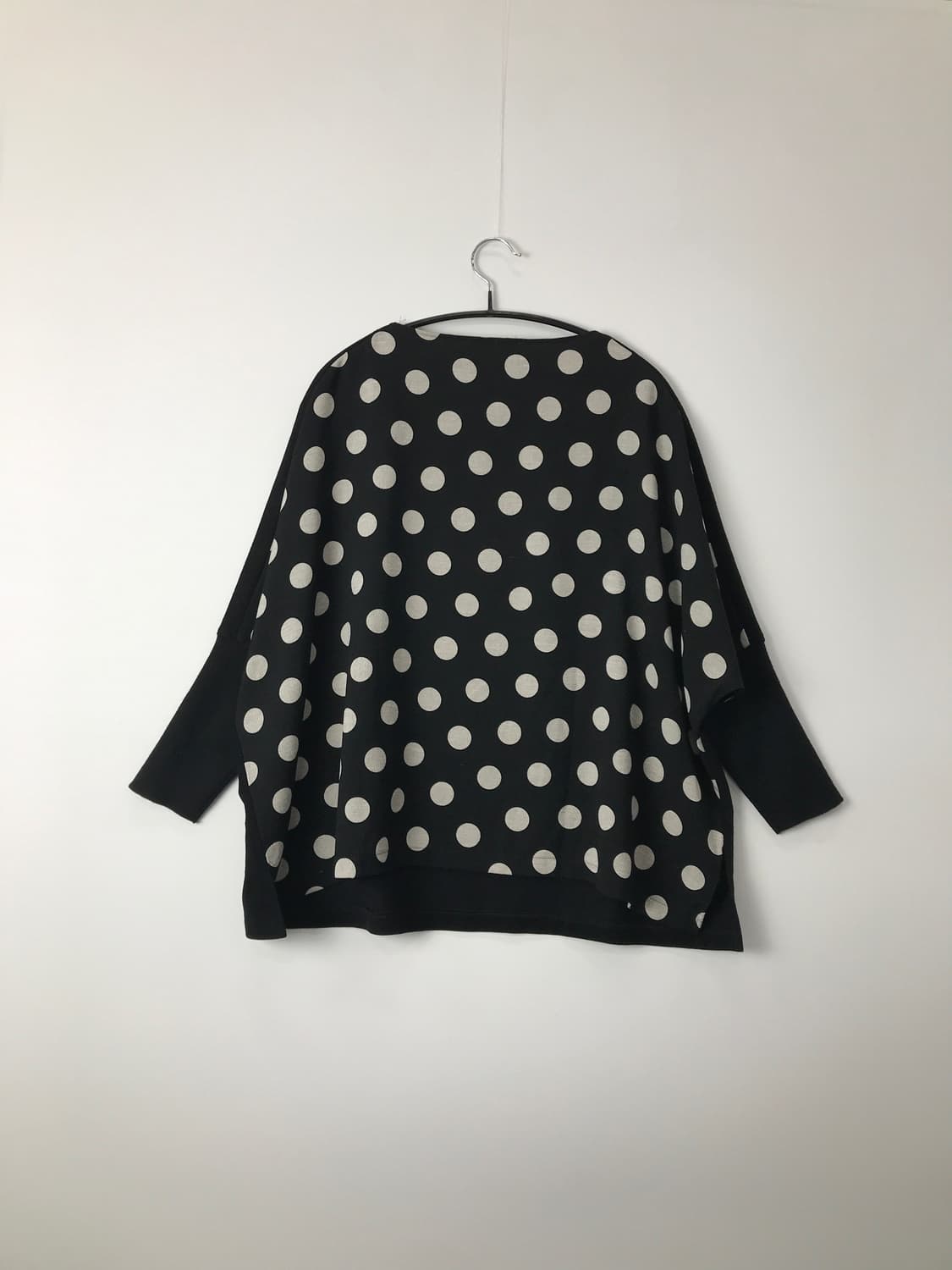 Beardsley Polka Dot Back Knit Top 상품이미지5