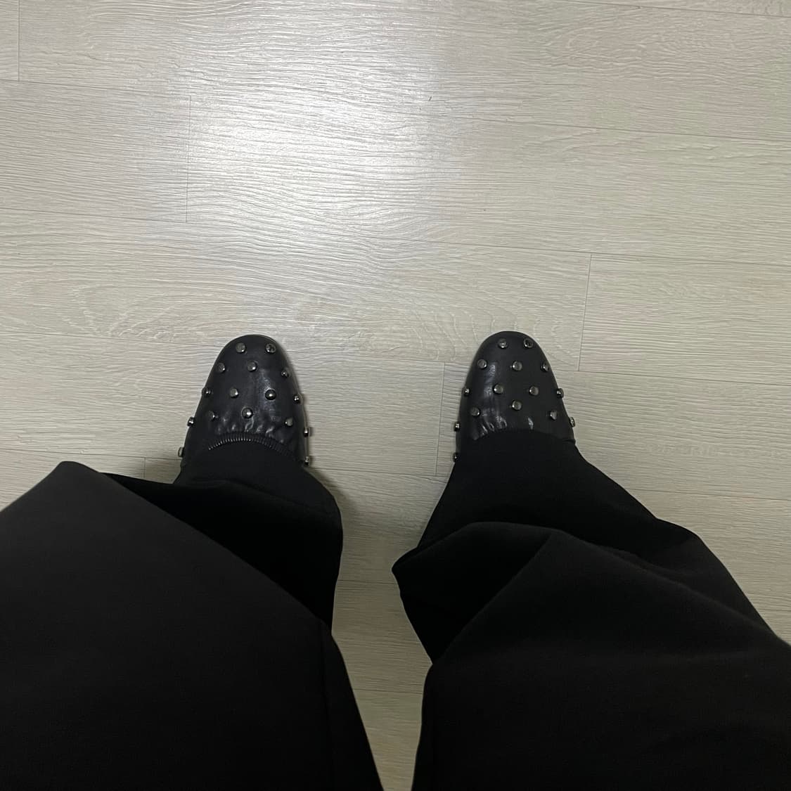 레더 스터드 플랫슈즈 상품이미지5