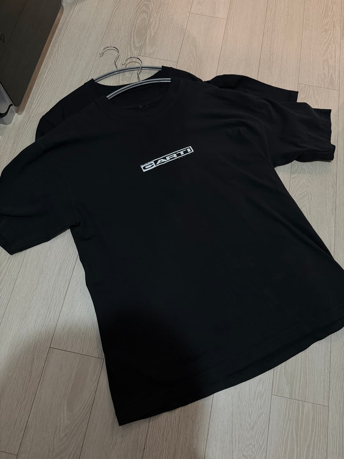 [L] 플레이보이 카티 MUSIC 공식 머천다이즈 반팔티 상품이미지1