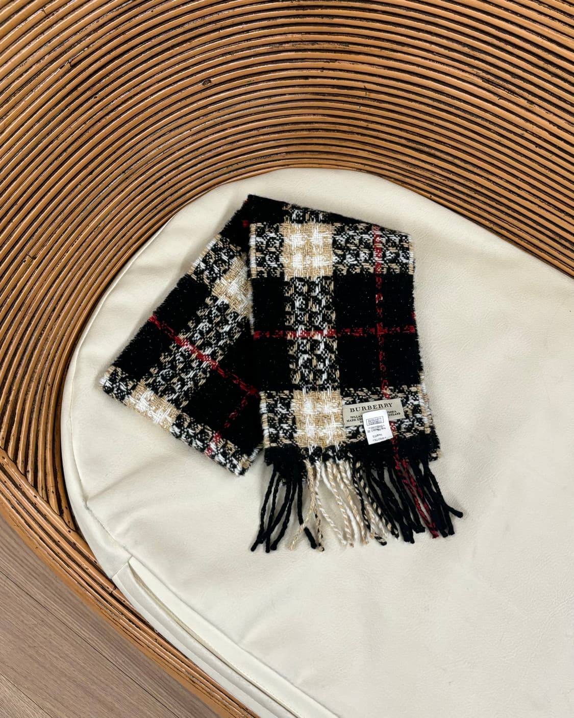 버버리 블랙 체크 패턴 앙고라 머플러 상품이미지1